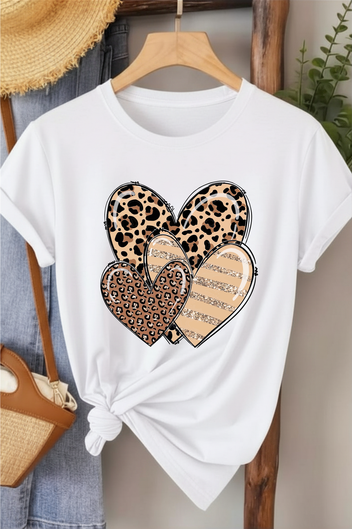 Leopar Üçlü Kalp - Beyaz Baskılı Pamuk T-shirt
