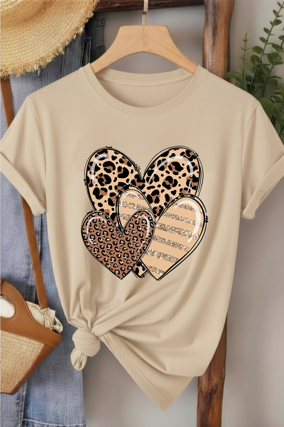 Leopar Üçlü Kalp - Bej Baskılı Pamuk T-shirt