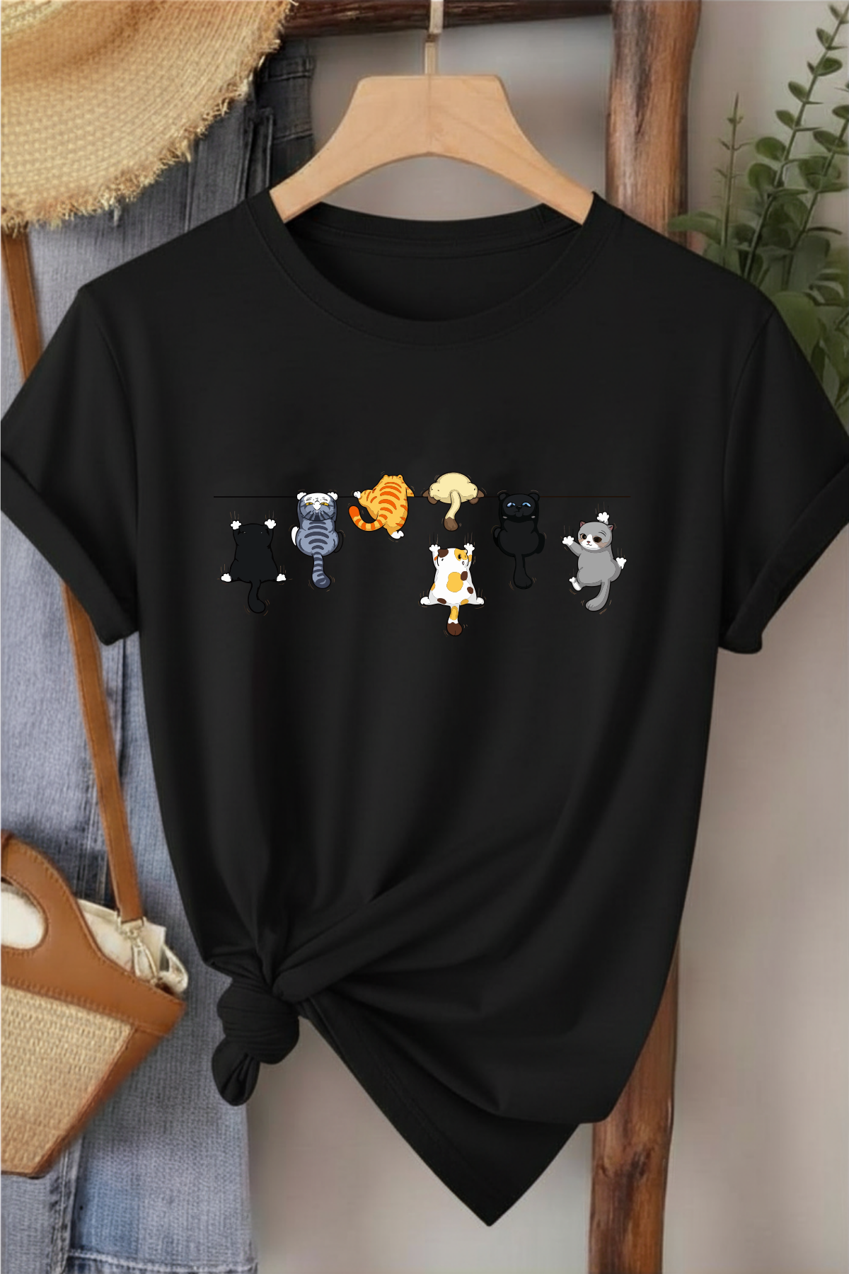 Tırmanan Kediler - Siyah Baskılı Pamuk T-shirt