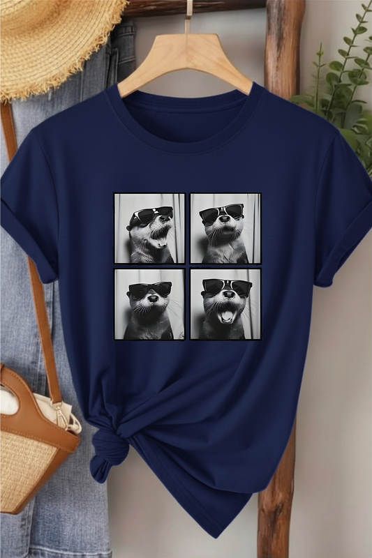 Gözlüklü Fok Pozlar - Lacivert Baskılı Pamuk T-shirt