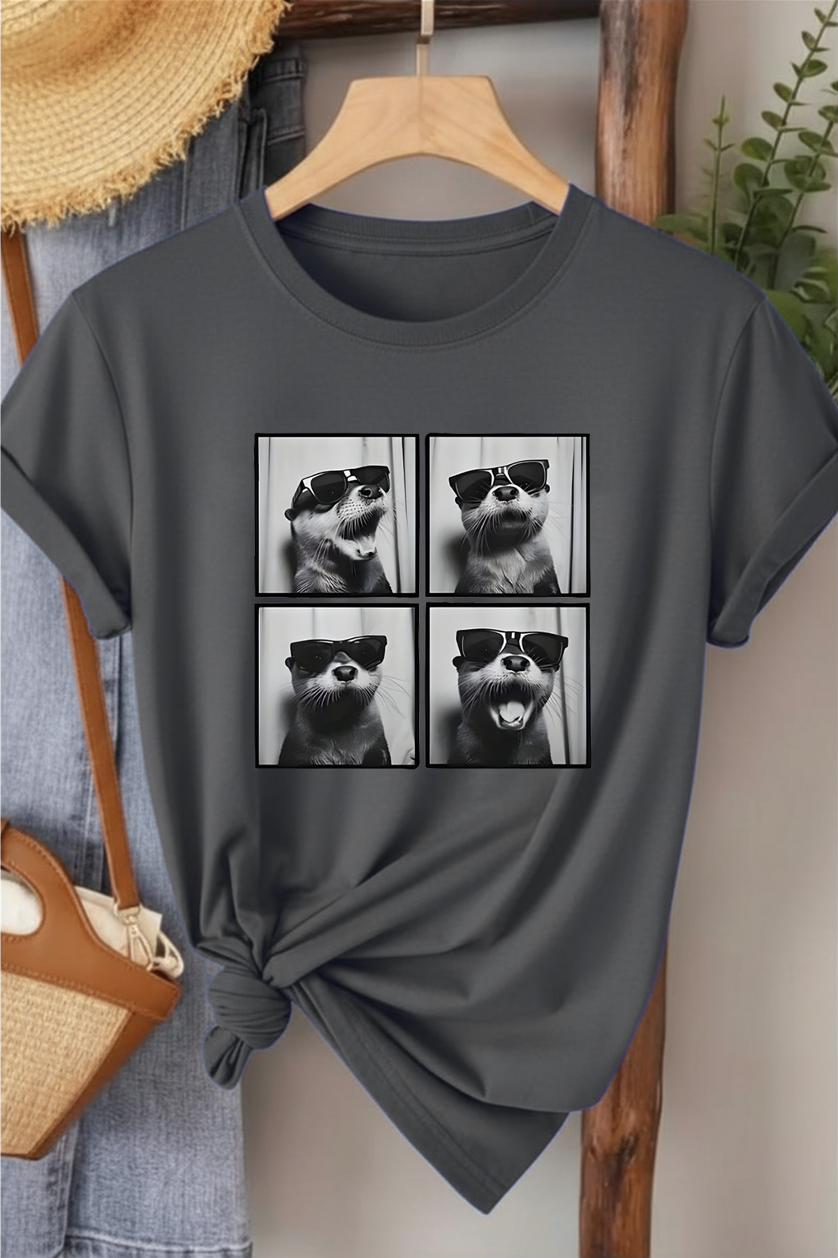 Gözlüklü Fok Pozlar - Füme Baskılı Pamuk T-shirt