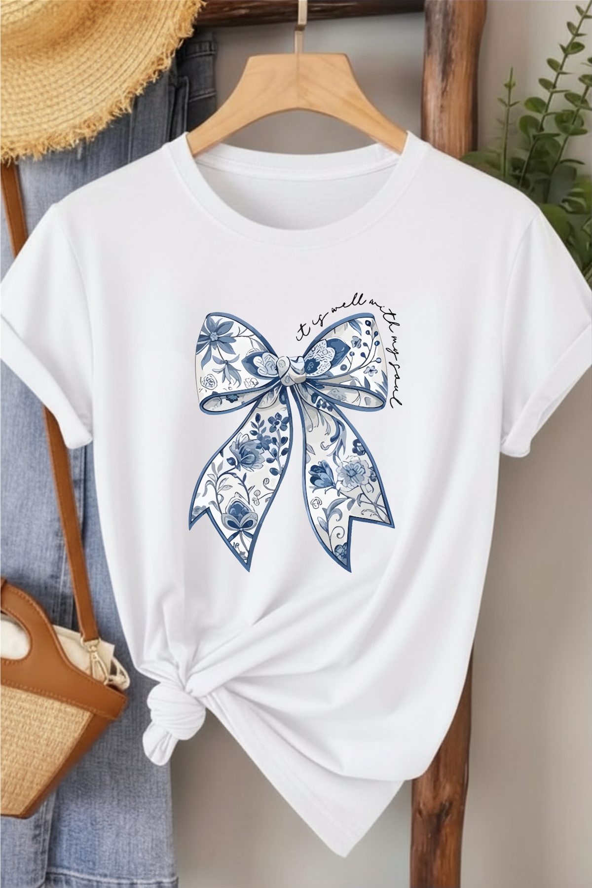 Çiçek Desenli Kurdele - Beyaz Baskılı Pamuk T-shirt