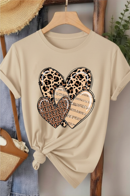 Leopar Üçlü Kalp - Bej Baskılı Pamuk T-shirt
