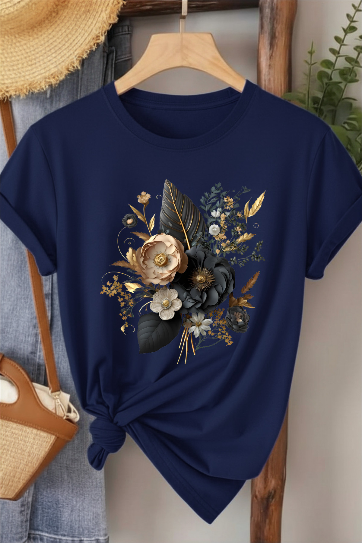 Siyah Çiçek Buketi - Lacivert Baskılı Pamuk T-shirt